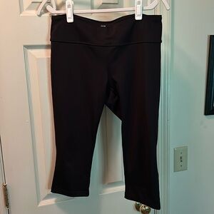 Zella black Capri leggings. excellent condition!